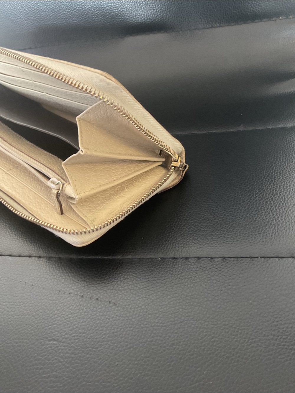Gucci Brown & Beige GG Canvas Zip-Around Wallet - Picture 7 of 7